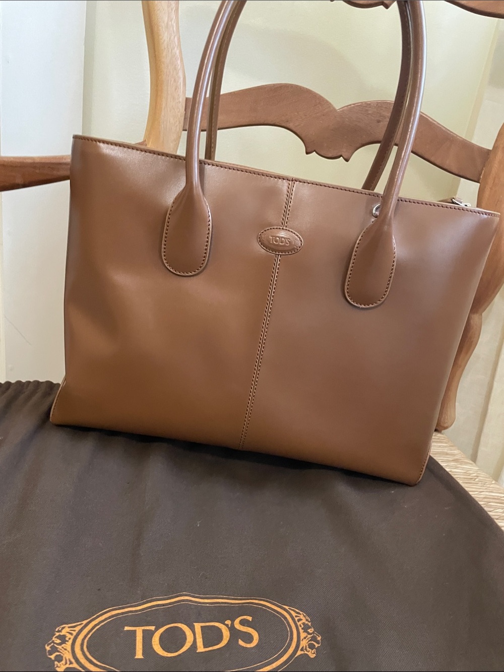 Tod's Chestnut Brown Leather Diana Classic Tote with Dual Top Handles
